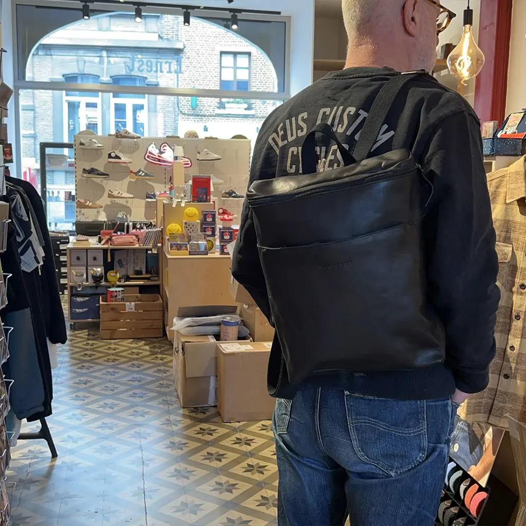 Ernest-Shop_Noordsen_Sac-a-dos_N002-15-Black_03.webp