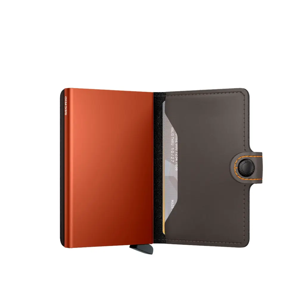 Ernest-Shop_Secrid_Matte_Truffle_Orange_02.webp