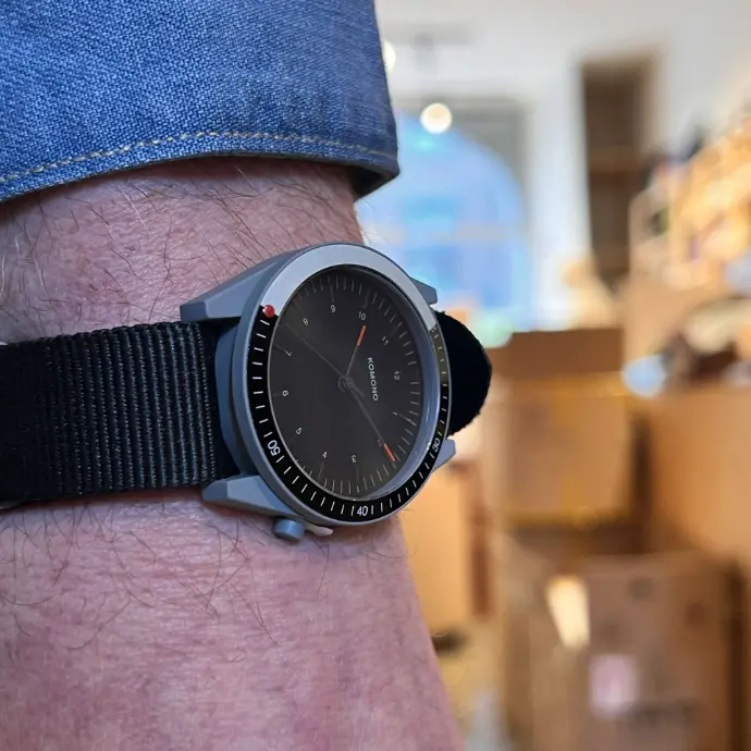 Ernest-Shop_Komono_Watches_Ray_Shade_Nato-Black_03.webp