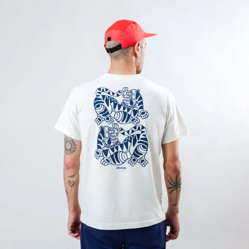Ernest-Shop_Brava_T-Shirt_Brava-Asis_01.webp