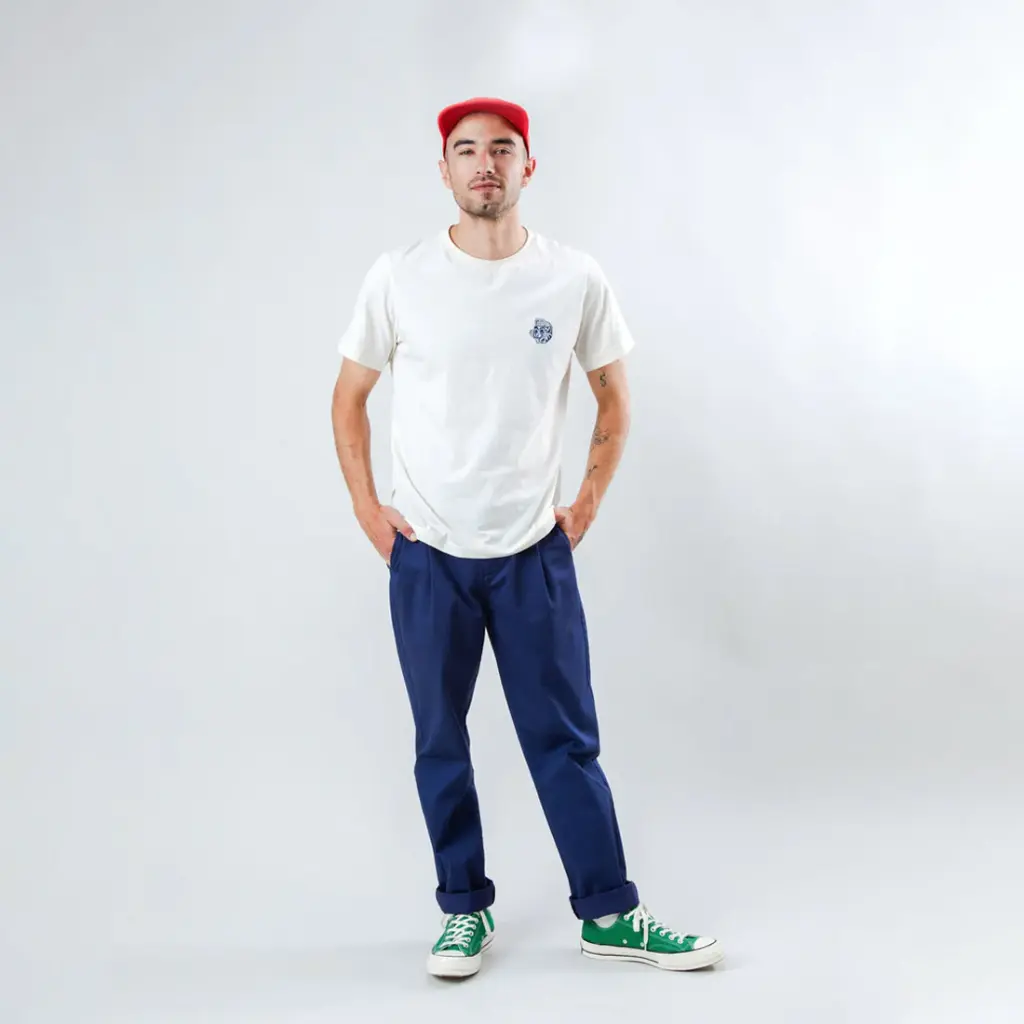 Ernest-Shop_Brava_T-Shirt_Brava-Asis_04.webp