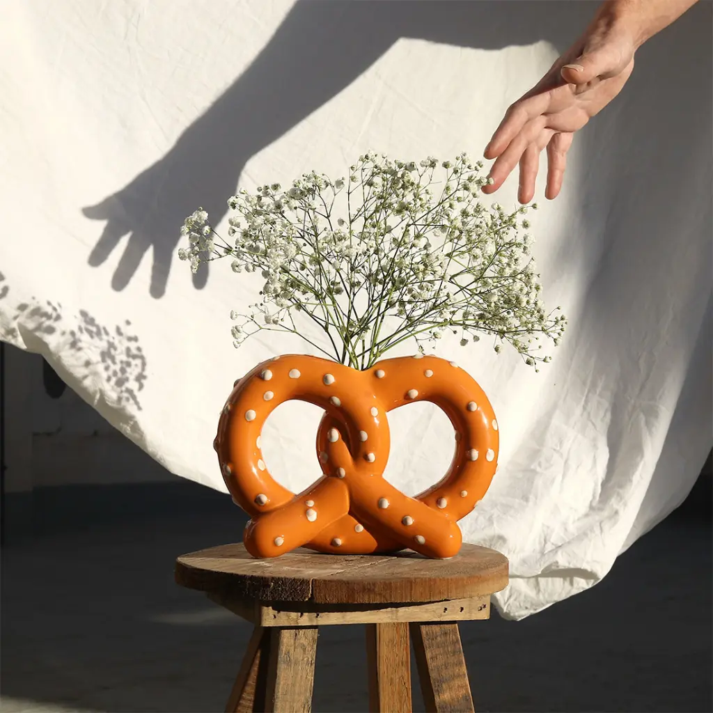Ernest-Shop_Fluid-Market_Vase_Bretzel_02.webp