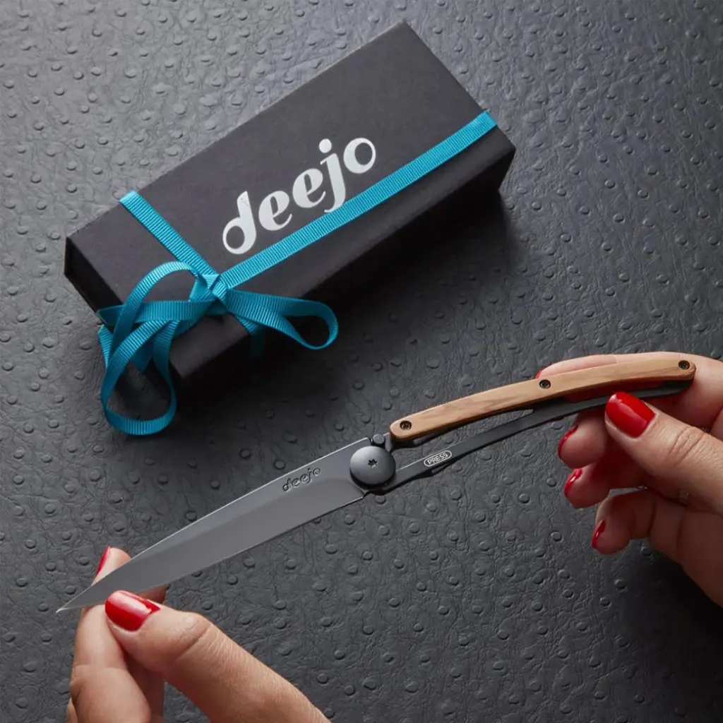 Ernest-Shop_Deejo_Couteau_Black_Olivier_02.webp
