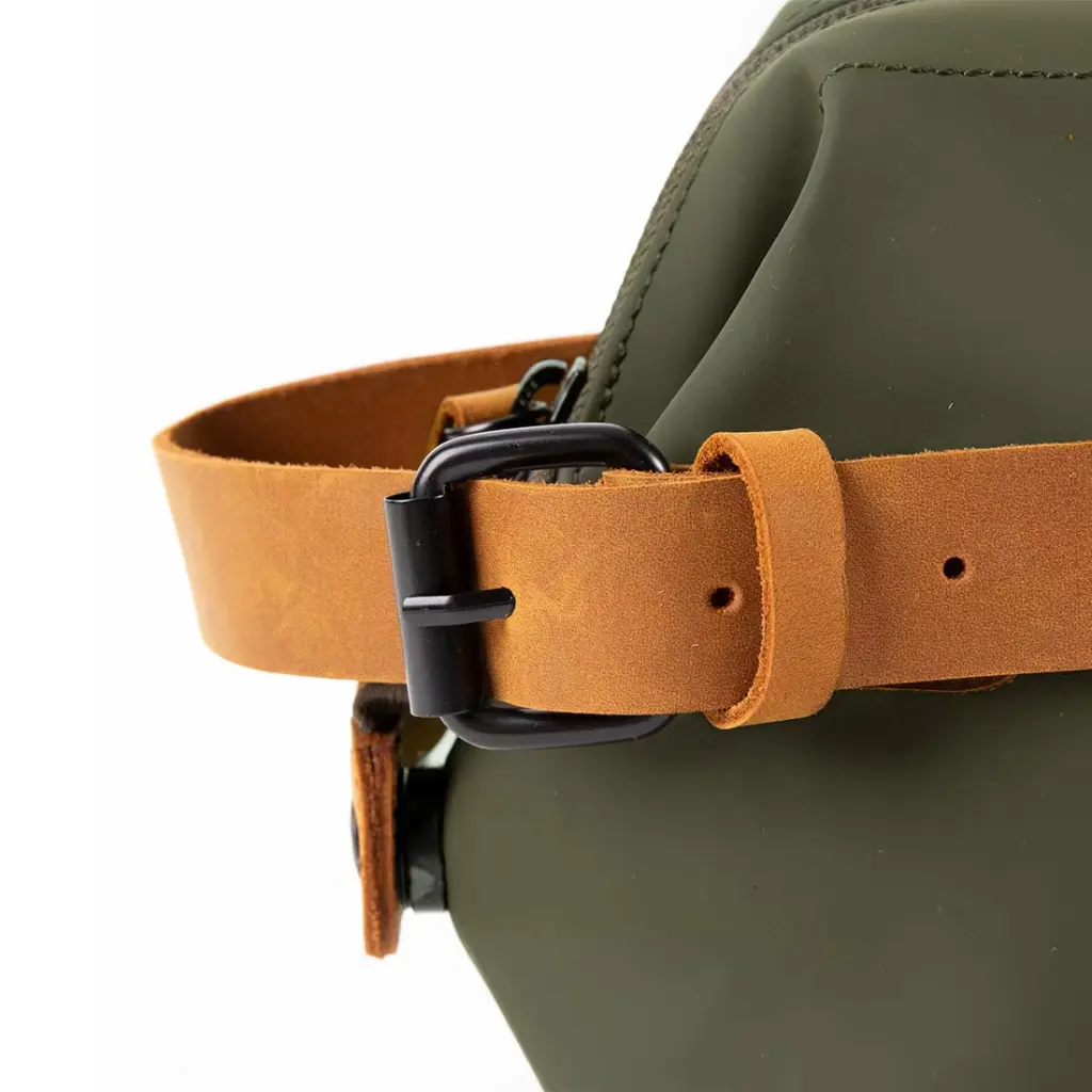 Ernest-Shop_Alaskan-Makers_Trousse-de-toilette_sitka_kaki_05.webp