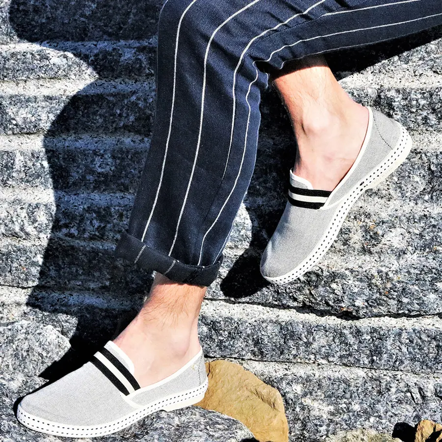 Ernest-Shop_Rivieras-Shoes_College_Yale_04b.webp