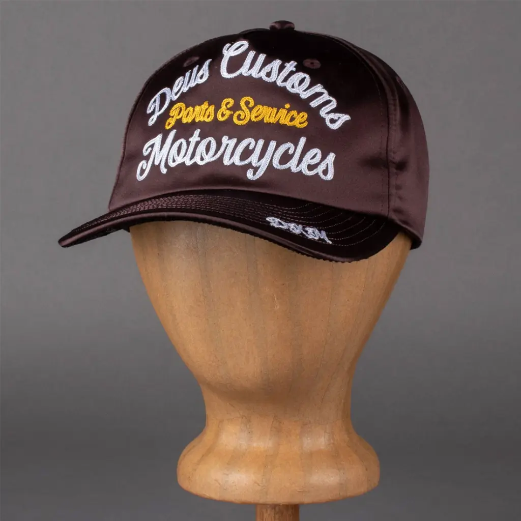 Ernest-Shop_Deus_Cap_Lota-Trucker_Choc-Plum_03.webp