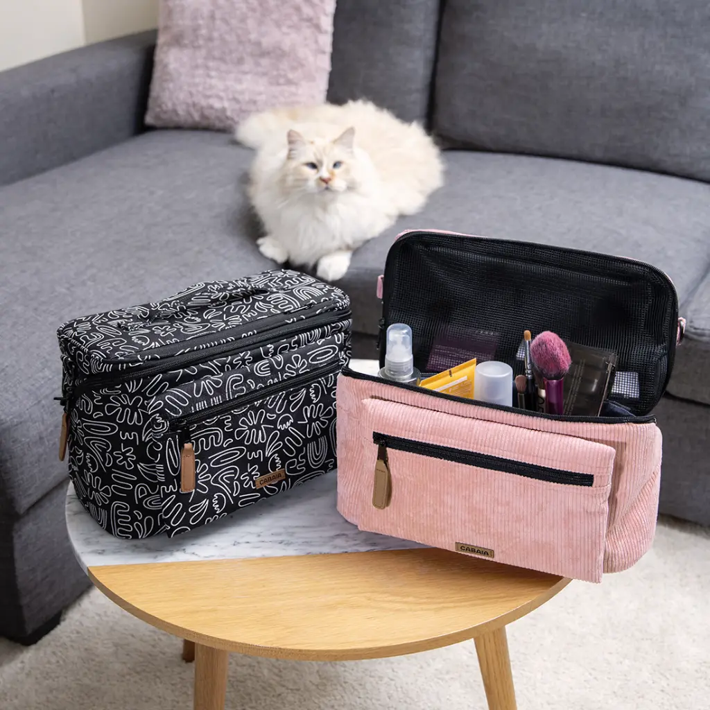 Ernest-Shop_Cabaia_Vanity-Bag_Gold-Coast_04.webp