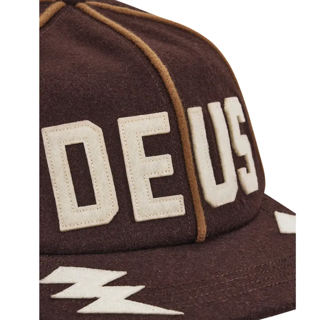 Ernest-Shop_Deus_Cap_Restwell_03.webp