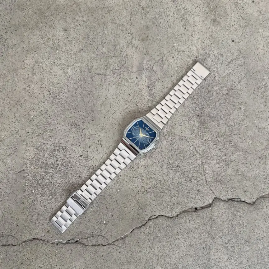 Ernest-Shop_Komono_Watch_Max_Orion_Silver-Galaxy_04.webp