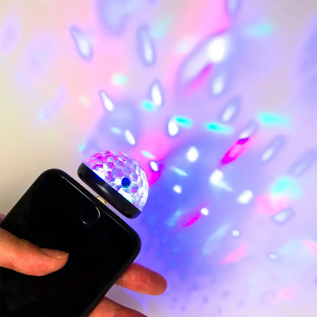 Ernest-Shop_Kikkerland_Iphone-Disco-Light_02.webp