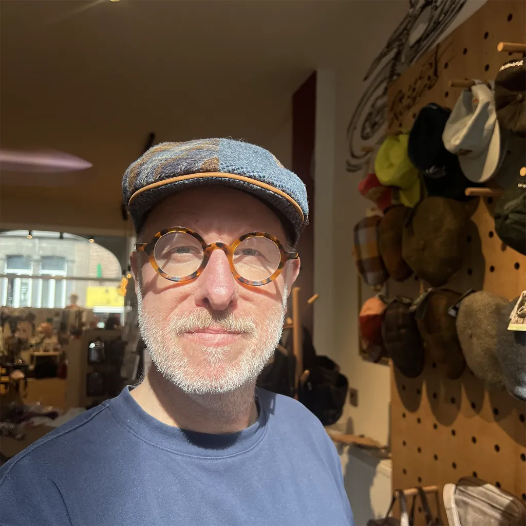 Ernest-Shop_CitySport_Casquette_laine-vierge_21-567_bleu_04.webp