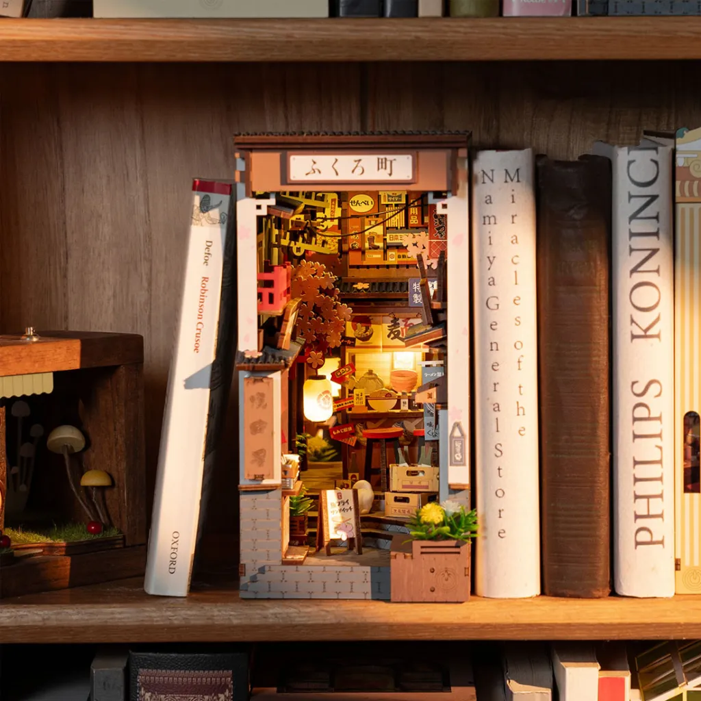 Ernest-Shop_Rolife_Robotime_Book-Nook_Sakura-Wine-Valley_04.webp