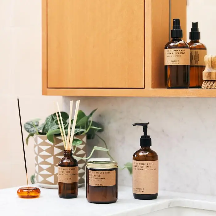 Ernest-Shop_PF-Candle_Bougie_N11_Amber-and-Moss_01.webp