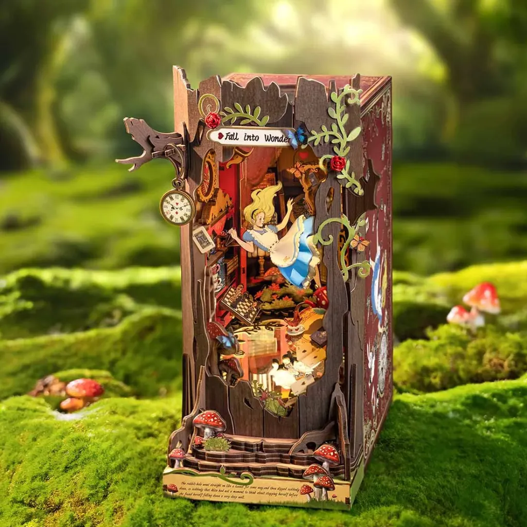 Ernest-Shop_Rolife_Robotime_Book-Nook_Fall-into-wonder_02.webp