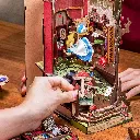 Ernest-Shop_Rolife_Robotime_Book-Nook_Fall-into-wonder_03.webp
