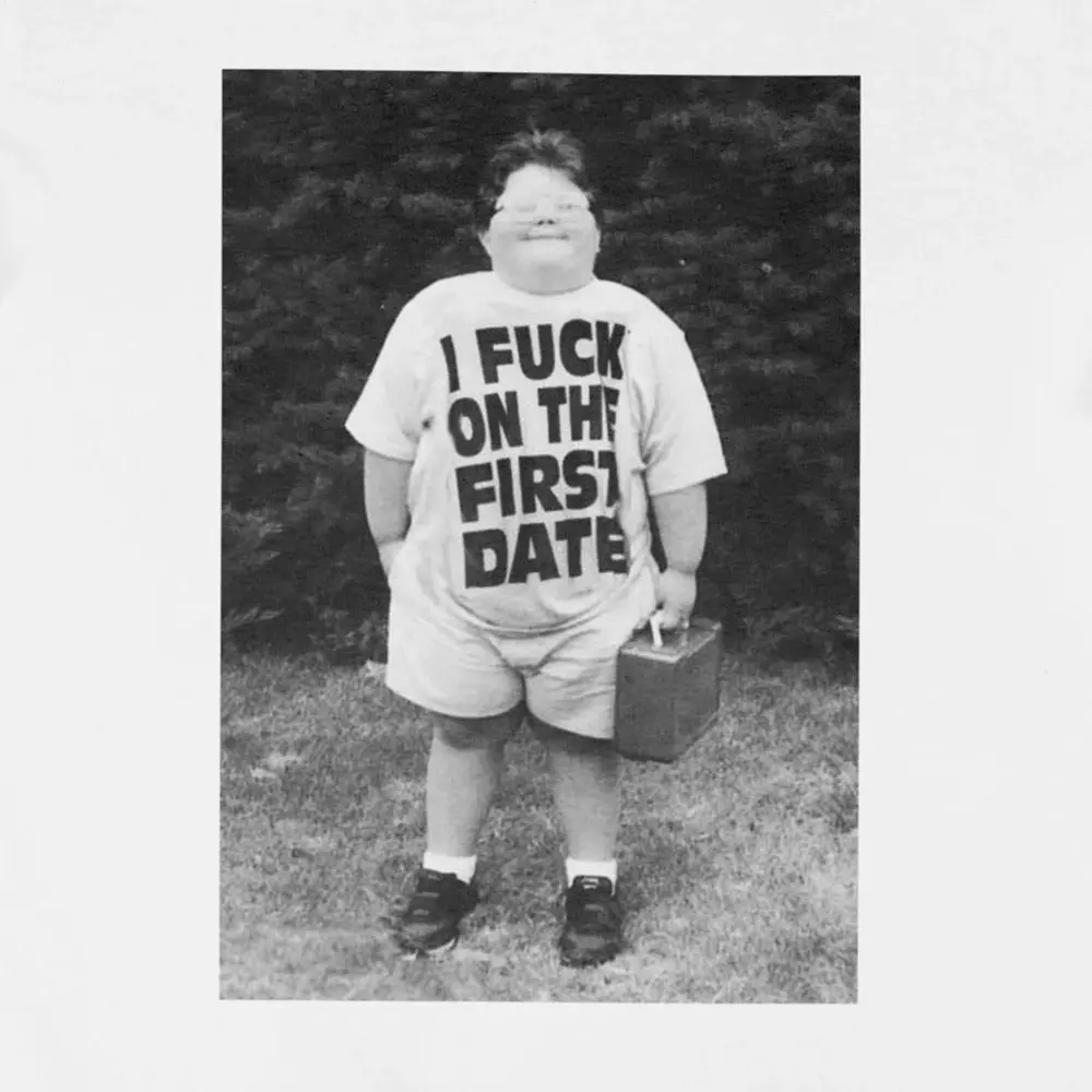 Ernest-Shop_Grafitee_Fist-Date_01.webp