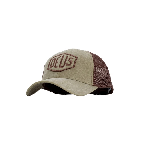 [DMP257196-DIJ-OS] DEUS Cap Shield Trucker